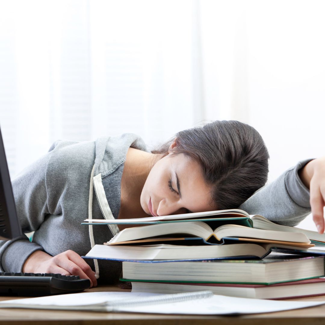 Bücher zur Polyneuropathie wälzen, Onlinekurs